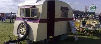 vintage_caravan-geograph